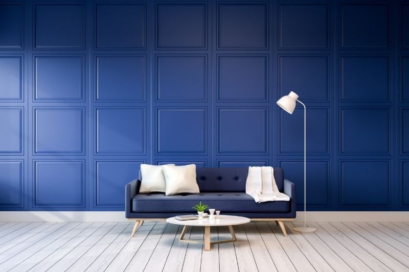 Akdeniz Rüzgarı Evde: Deniz Mavisi, Beyaz ve Doğal Taşların Sıcak Birleşimiyle Dekorasyon