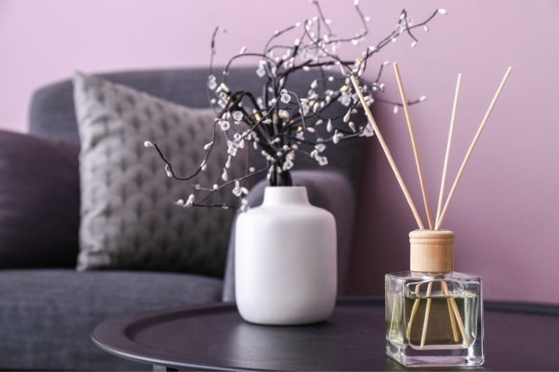 Kendi Oda Kokunuzu Yapın: DIY Oda Kokusu Tarifleri ve Dekorasyon Fikirleri