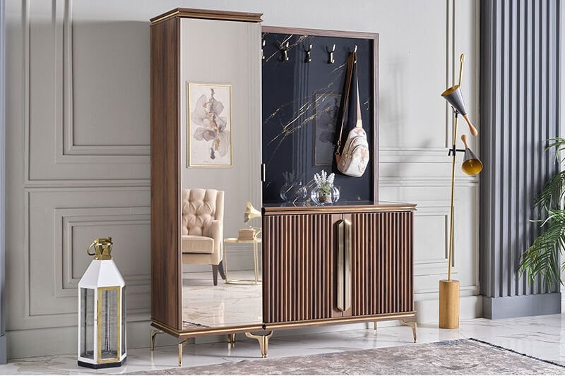 Giriş Alanlarınıza Estetik Katın: Portmanto ve Vestiyer Seçimi