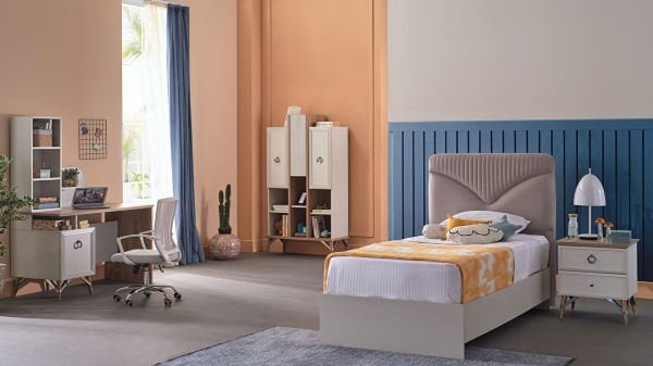 Valencia Genç Odası Başlık 100