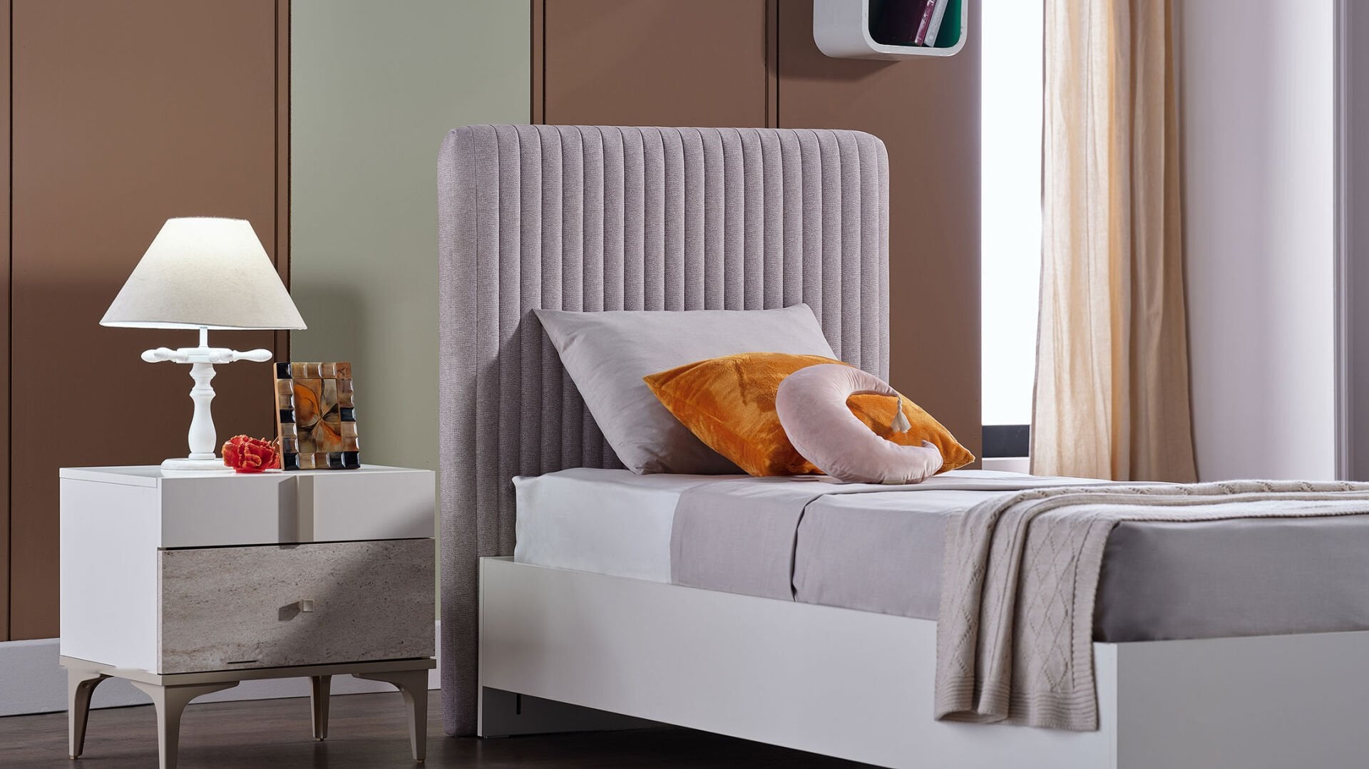 Anton Genç Odası Başlık