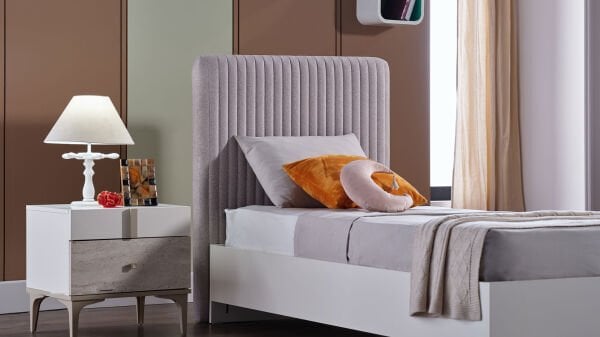 Anton Genç Odası Başlık