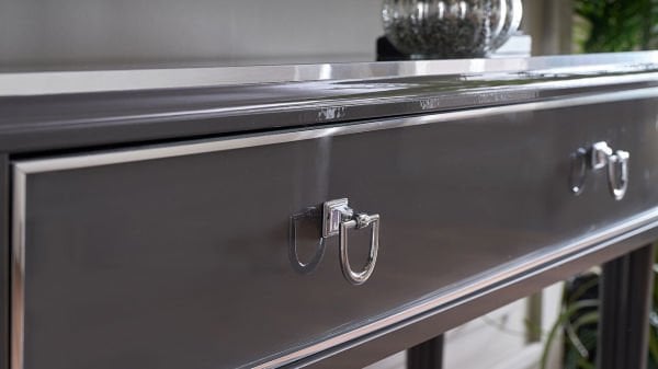 Gravita Dresuar Ve Ayna