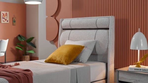 Mona Genç Odası Başlık